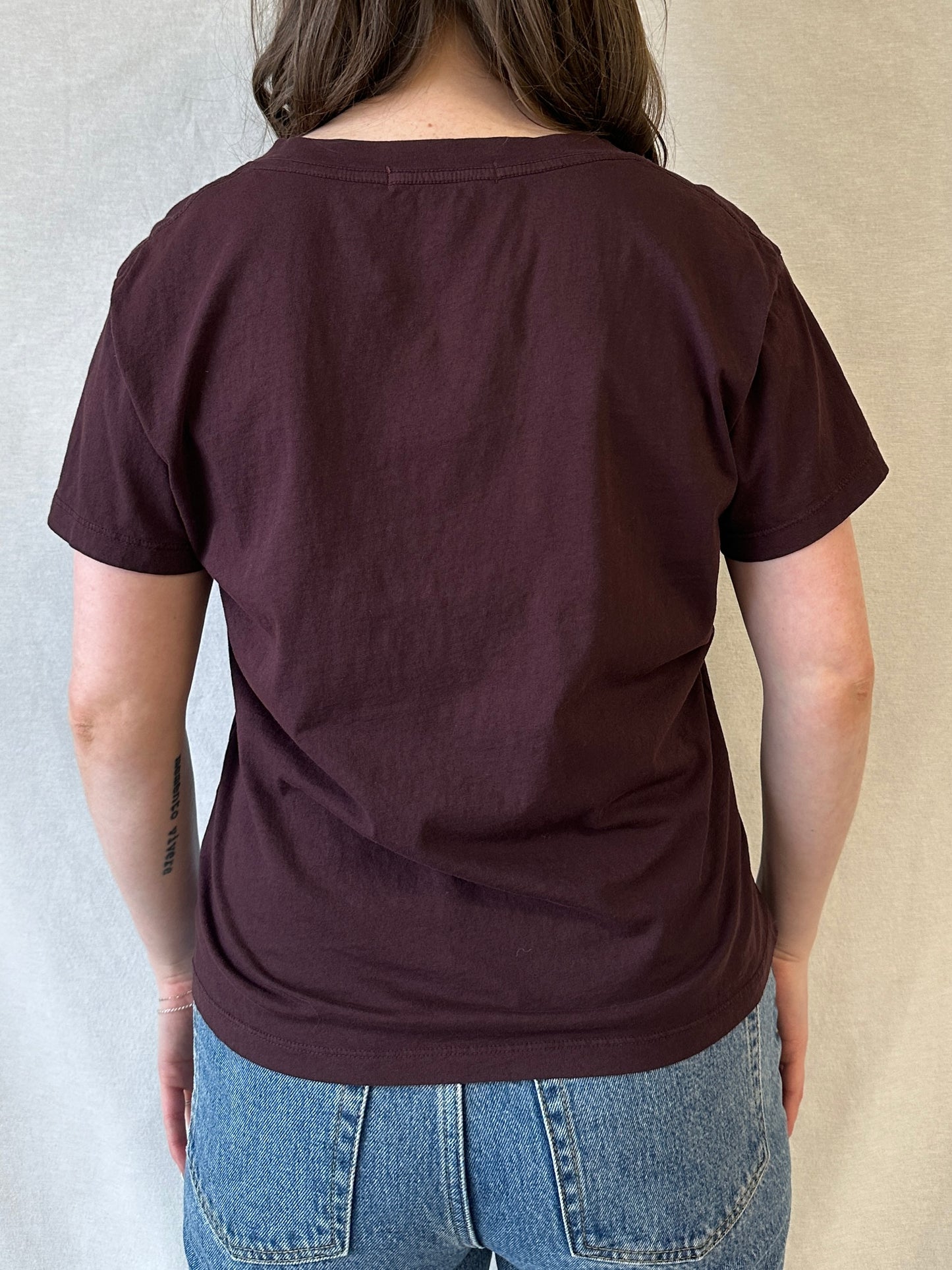 Hendrix V-Neck Tee | Blackberry