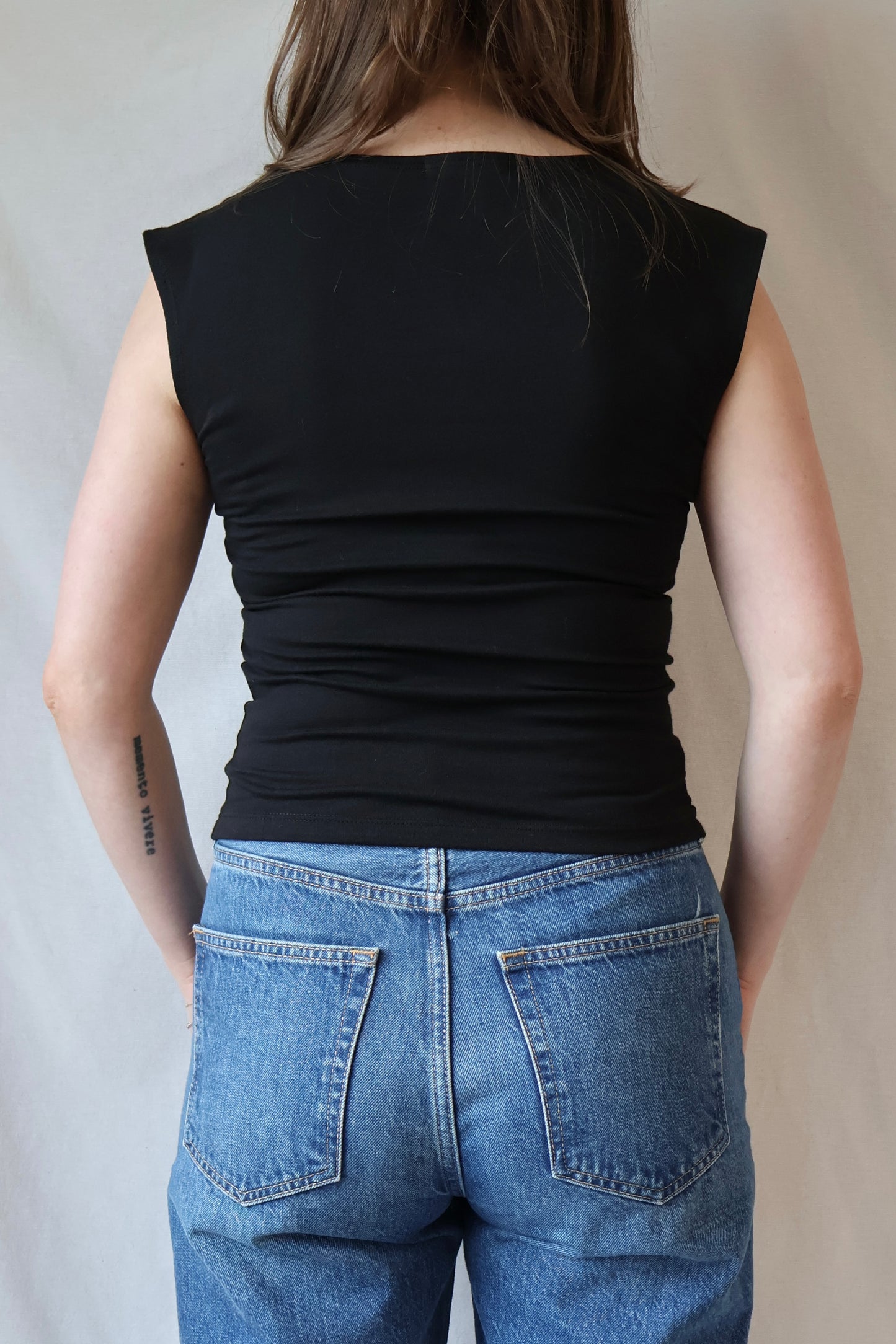 Elanor 90s Muscle Tank | True Black
