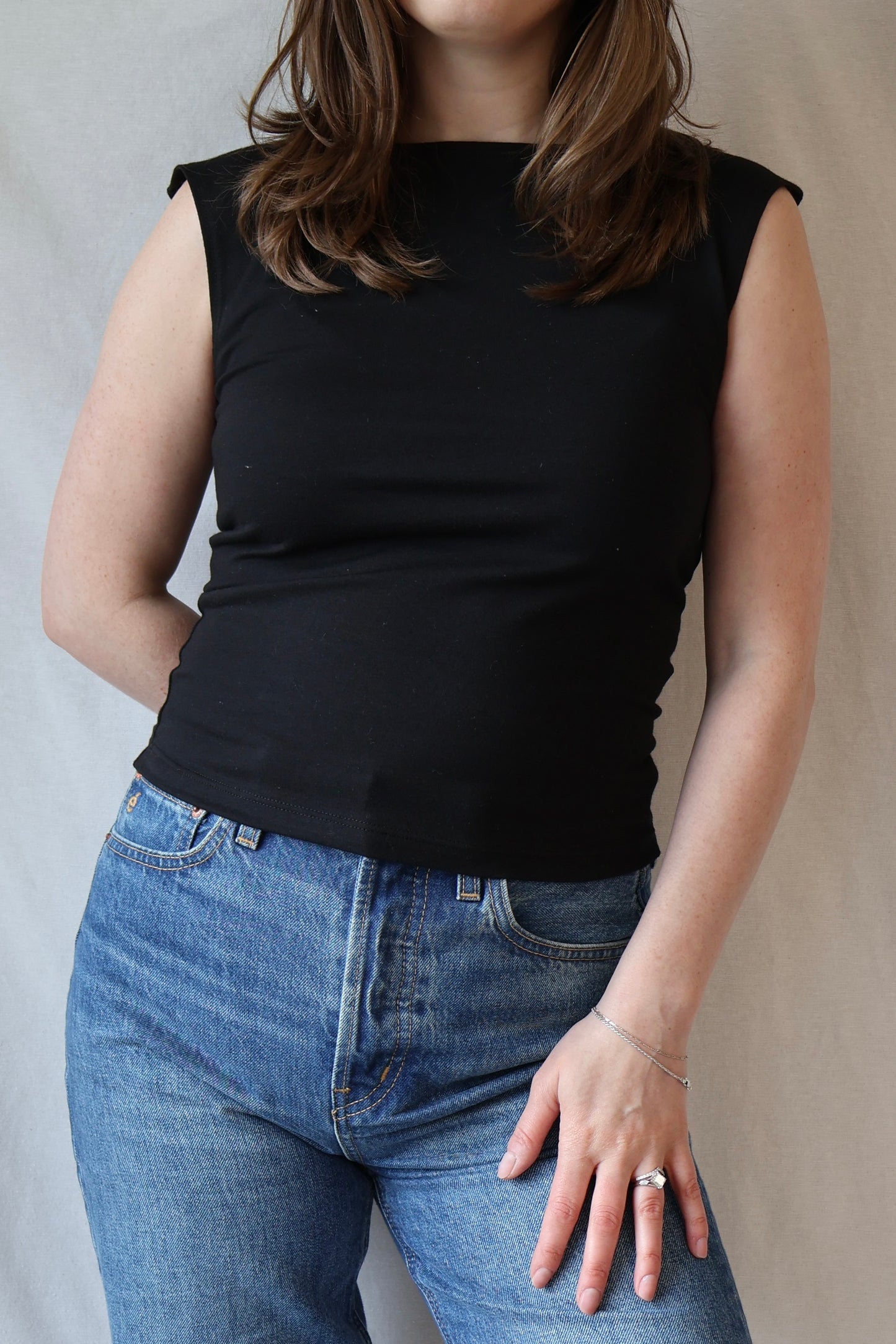 Elanor 90s Muscle Tank | True Black