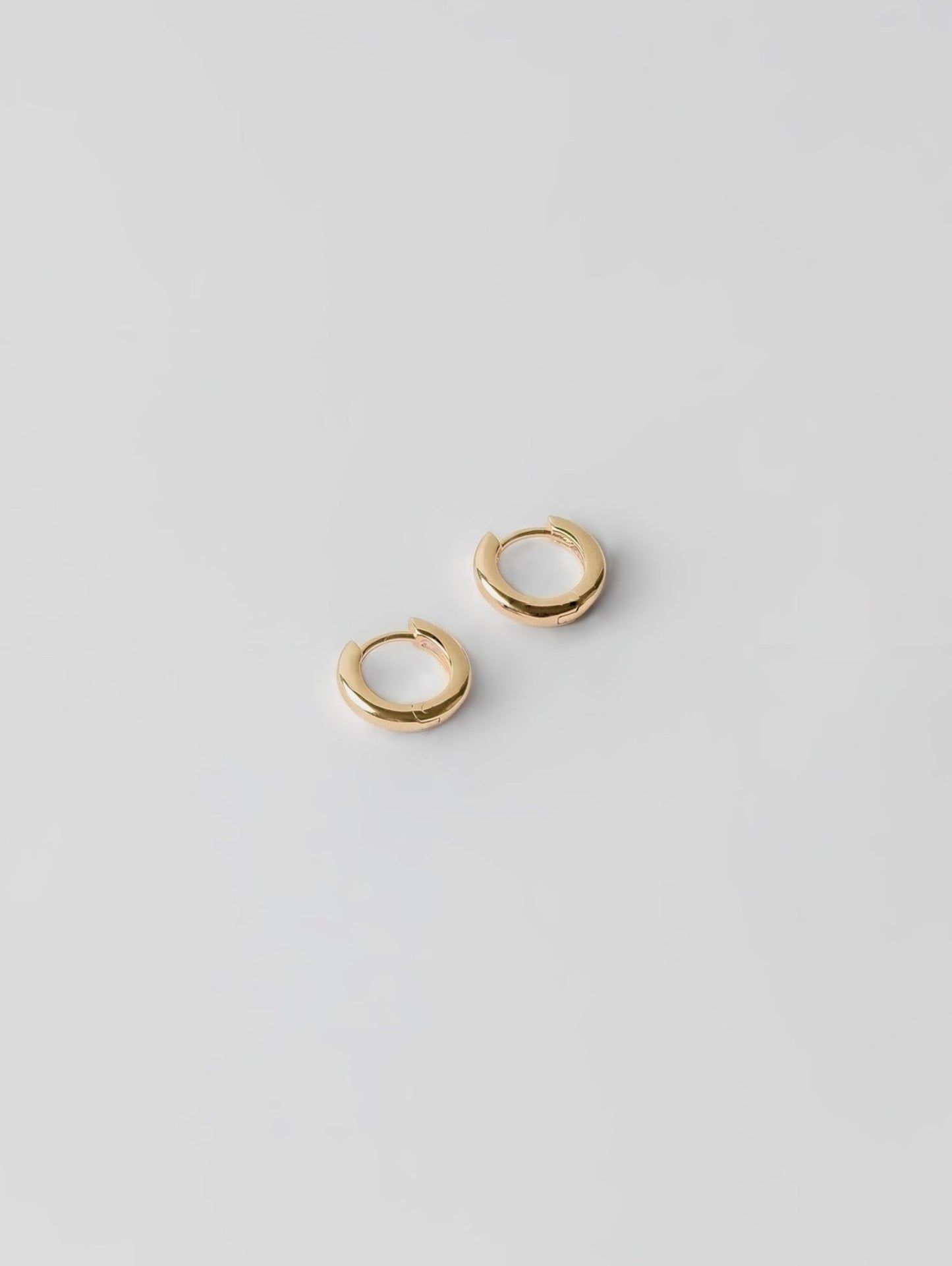 Huggie Hoops | Gold