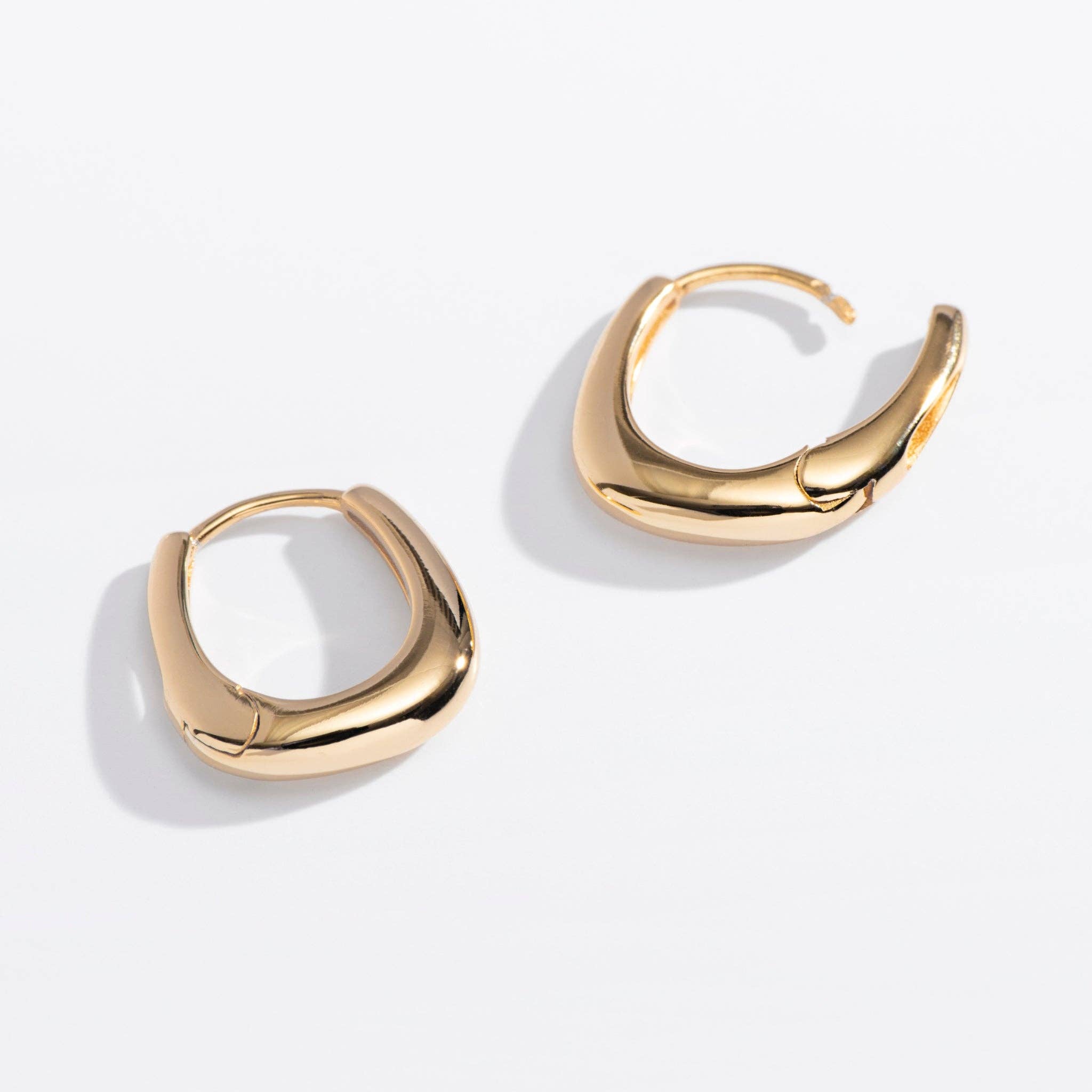 Teardrop Huggie Hoops | 18k gold-plated sterling silver