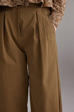 Pleated Volume Pants | Curry
