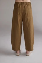 Pleated Volume Pants | Curry