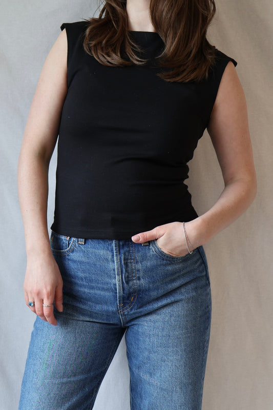 Elanor 90s Muscle Tank | True Black