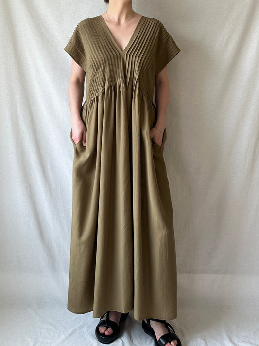 Pintuck Midi Dress | Wood