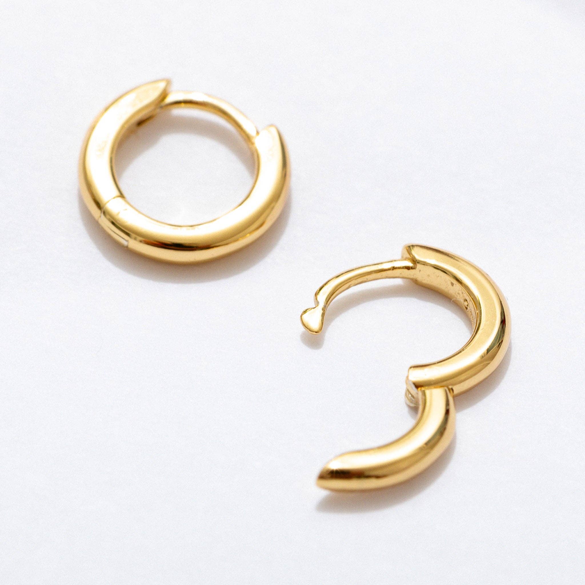 Margot Mini Huggie Hoop Earrings - Sterling