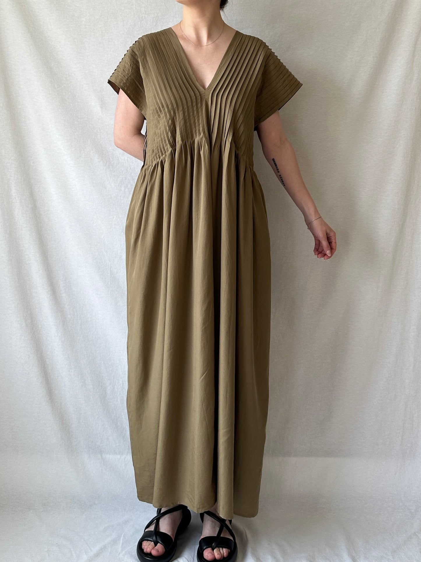 Pintuck Midi Dress | Wood