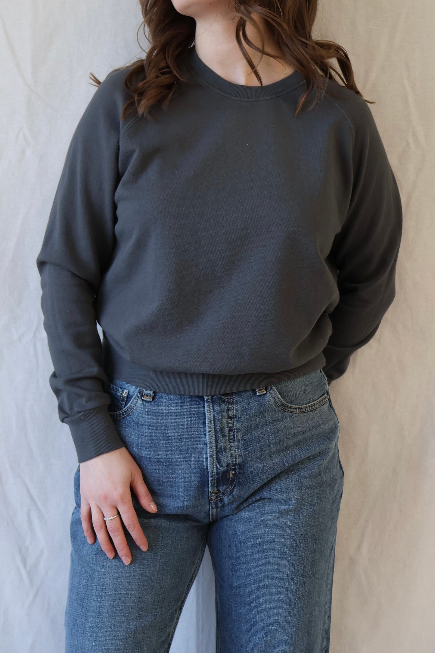 Alexi Raglan Crew | Charcoal