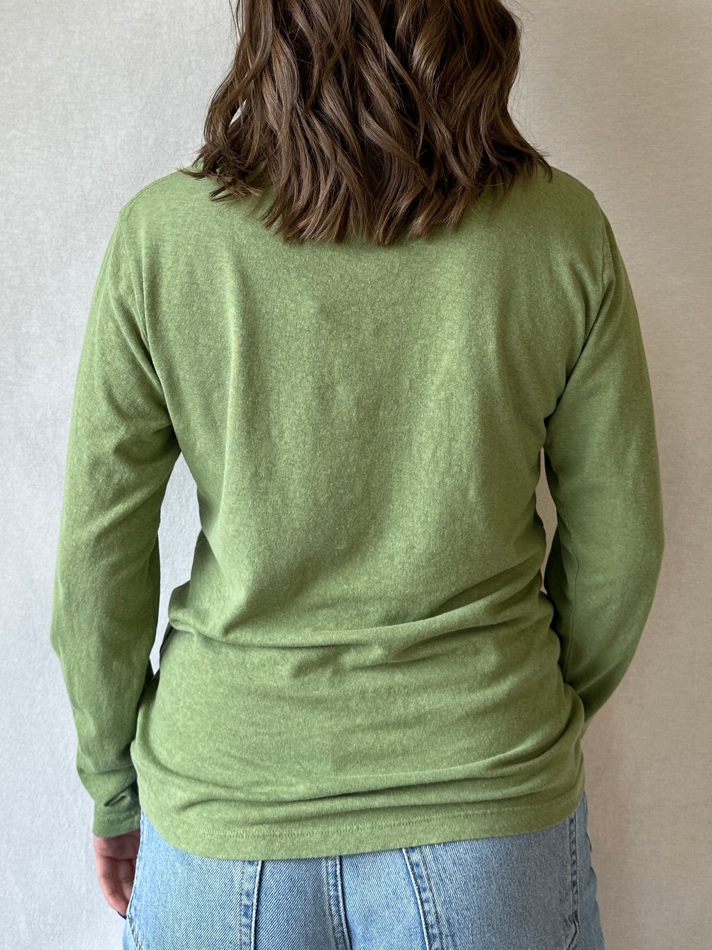 Finch V-Neck Long Sleeve | Pistachio