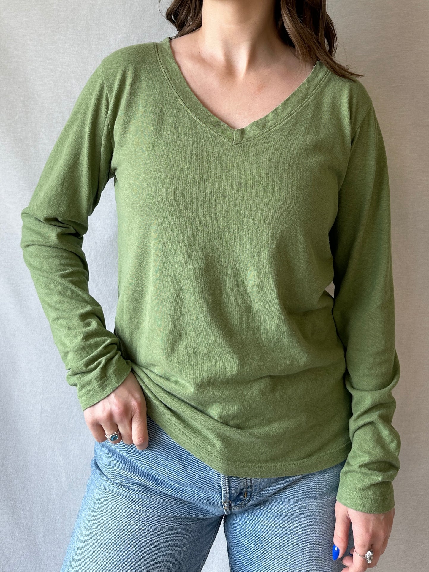 Finch V-Neck Long Sleeve | Pistachio