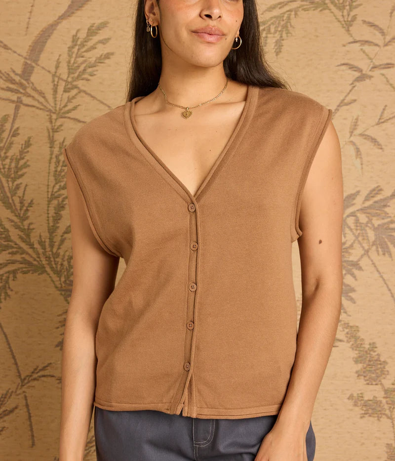 Perri Vest | Leon