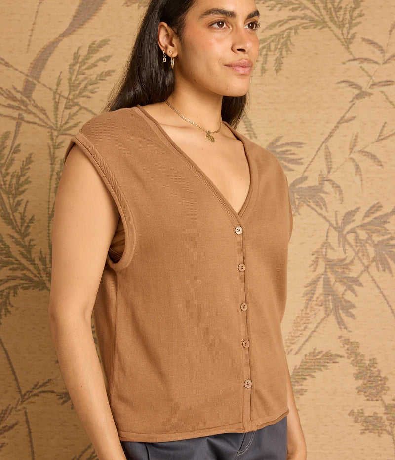 Perri Vest | Leon
