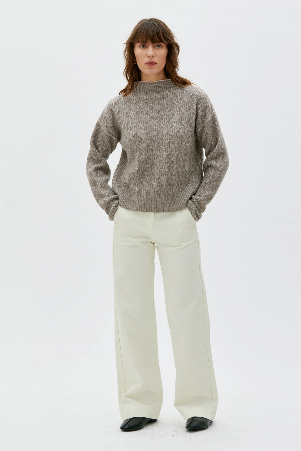 Zoya Textured Knit Lambswool Sweater | Taupe