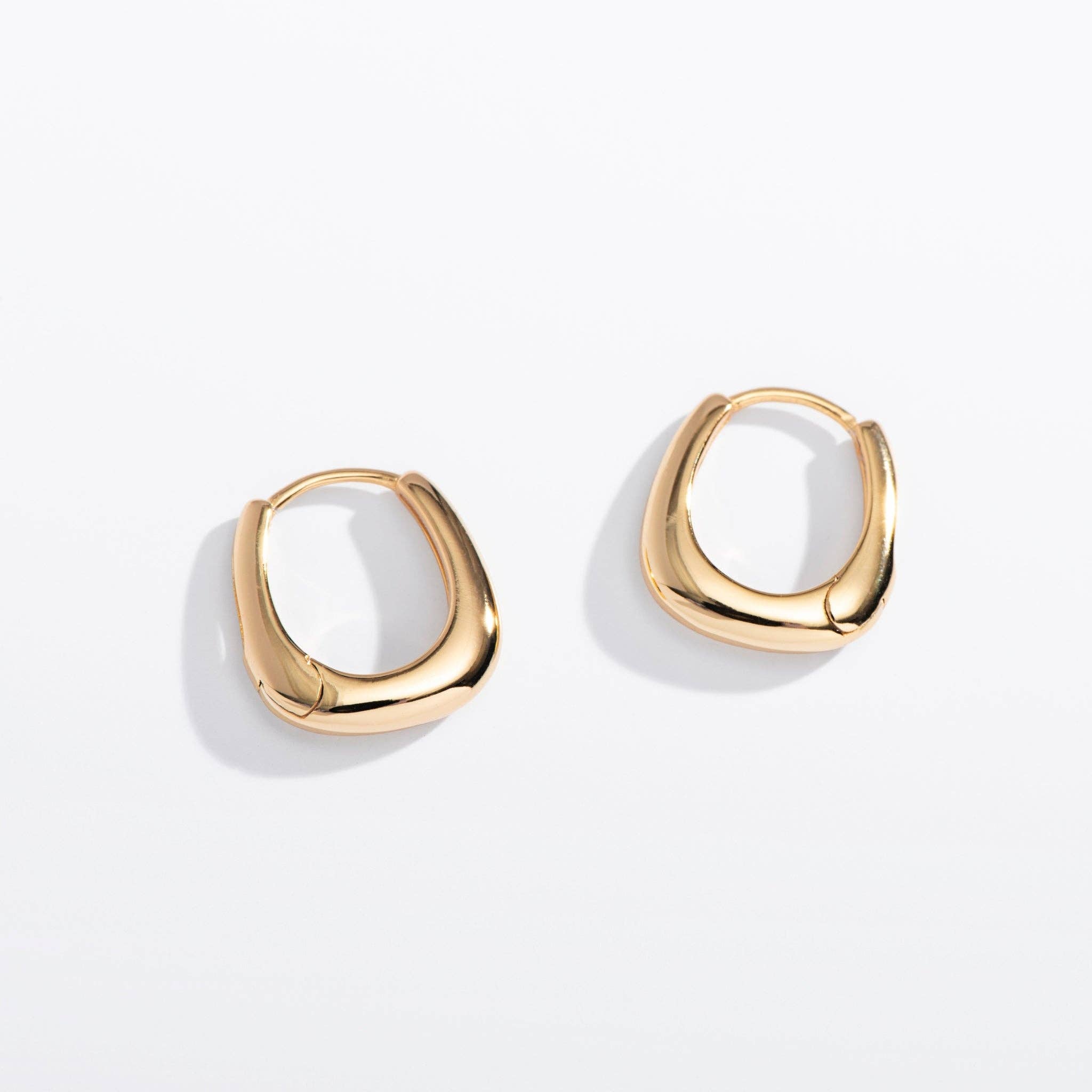 Teardrop Huggie Hoops | 18k gold-plated sterling silver