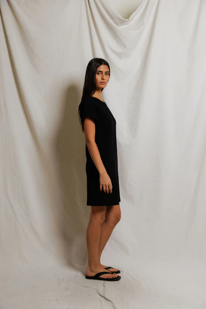 laurie | black