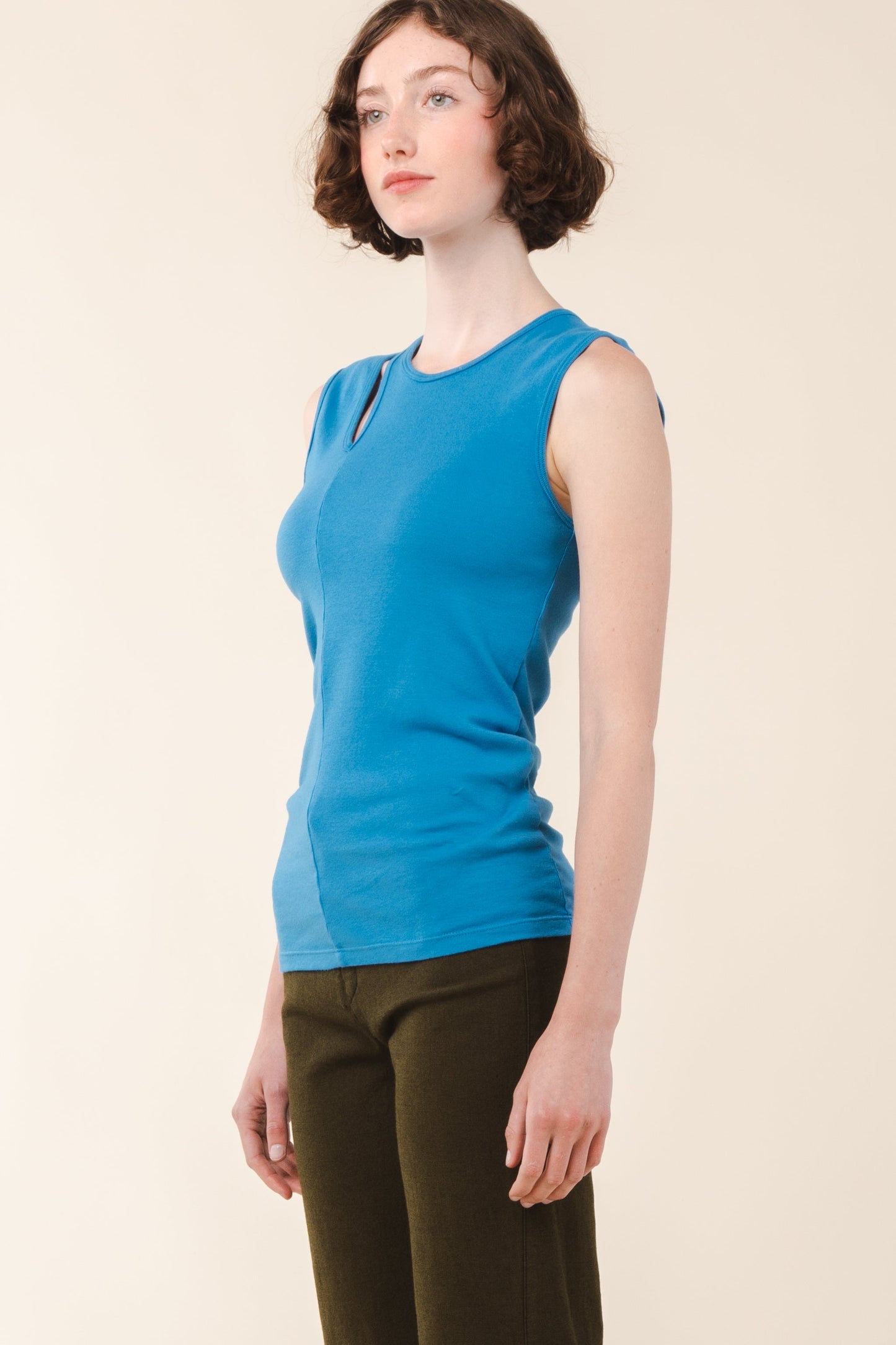 Sleeveless Tendril Tee | Macaw